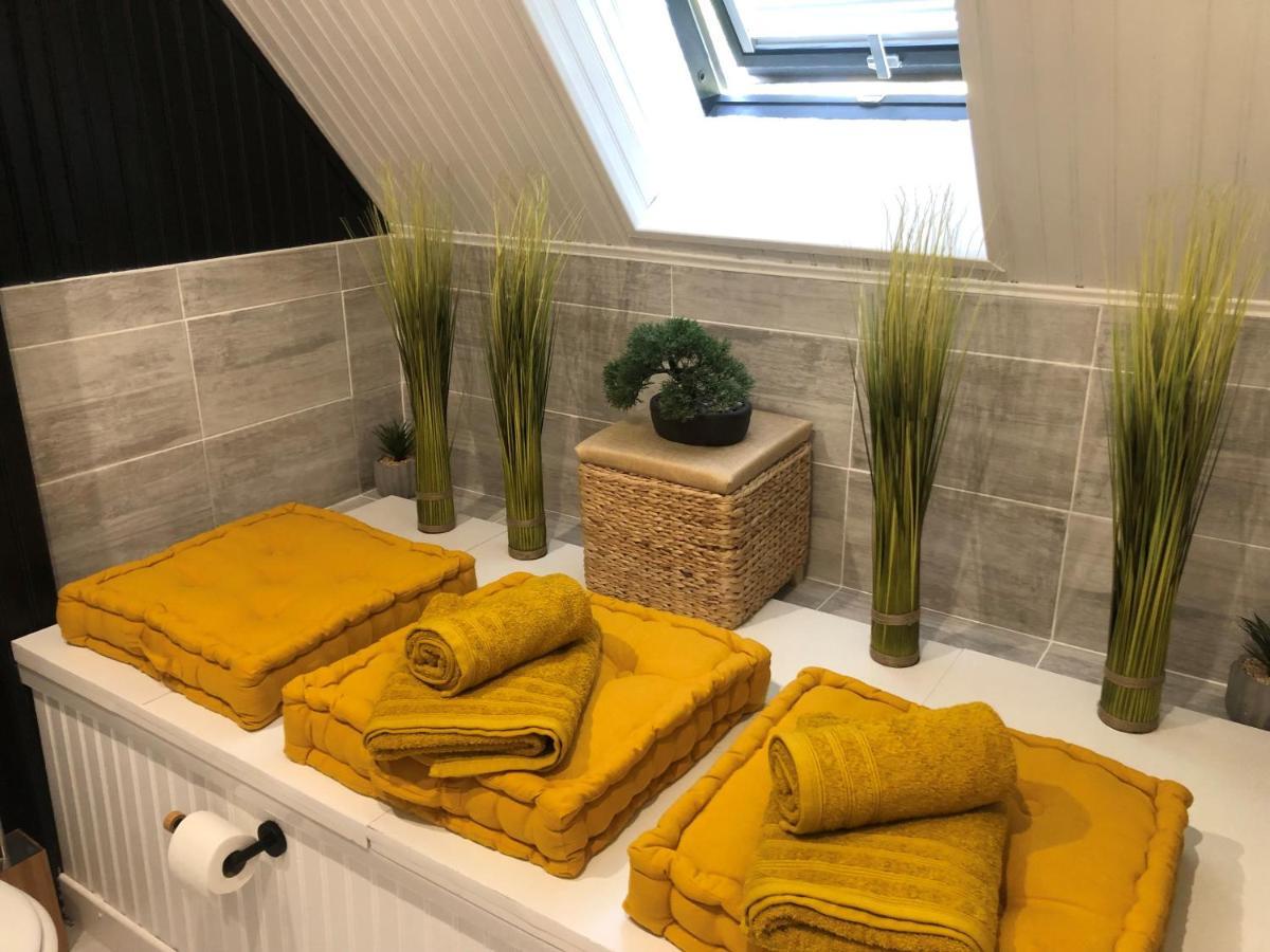 Grande Chambre Familiale Jaune Tout Bonnement Bien Putot-en-Auge 외부 사진